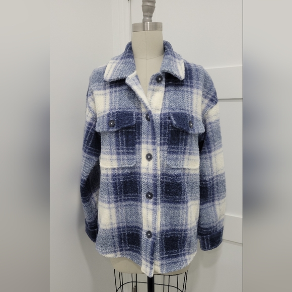 Jackets & Blazers - Abercrombie and Fitch A&F Blue Plaid Soft Sherpa Shacket Jacket Coat Size S